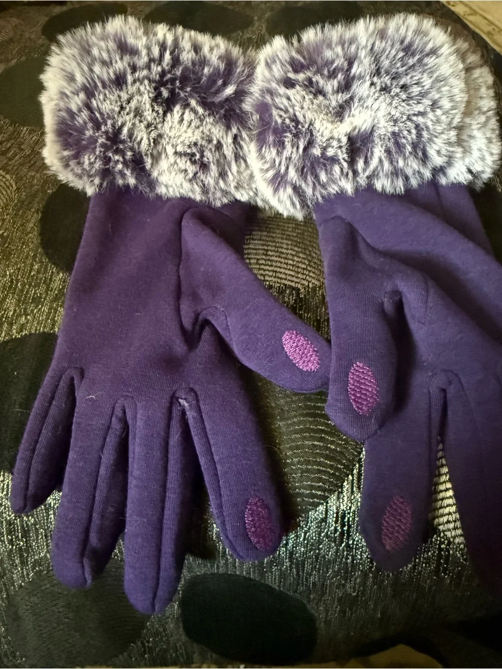 Plush Faux-Fur Cuff Purple Touchscreen Gloves